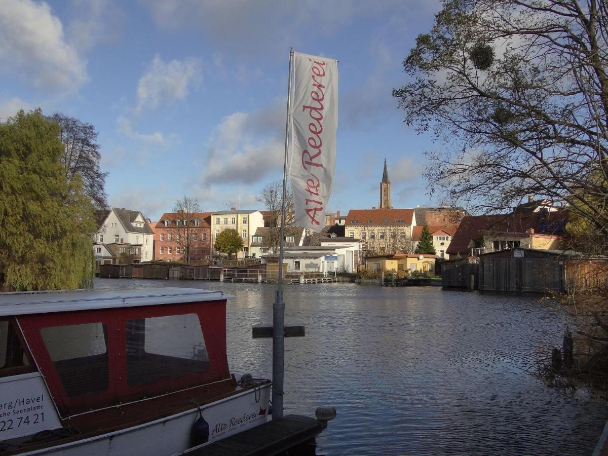 Aparthotel Kulturgasthof Alte Reederei Fürstenberg-Havel Exterior foto