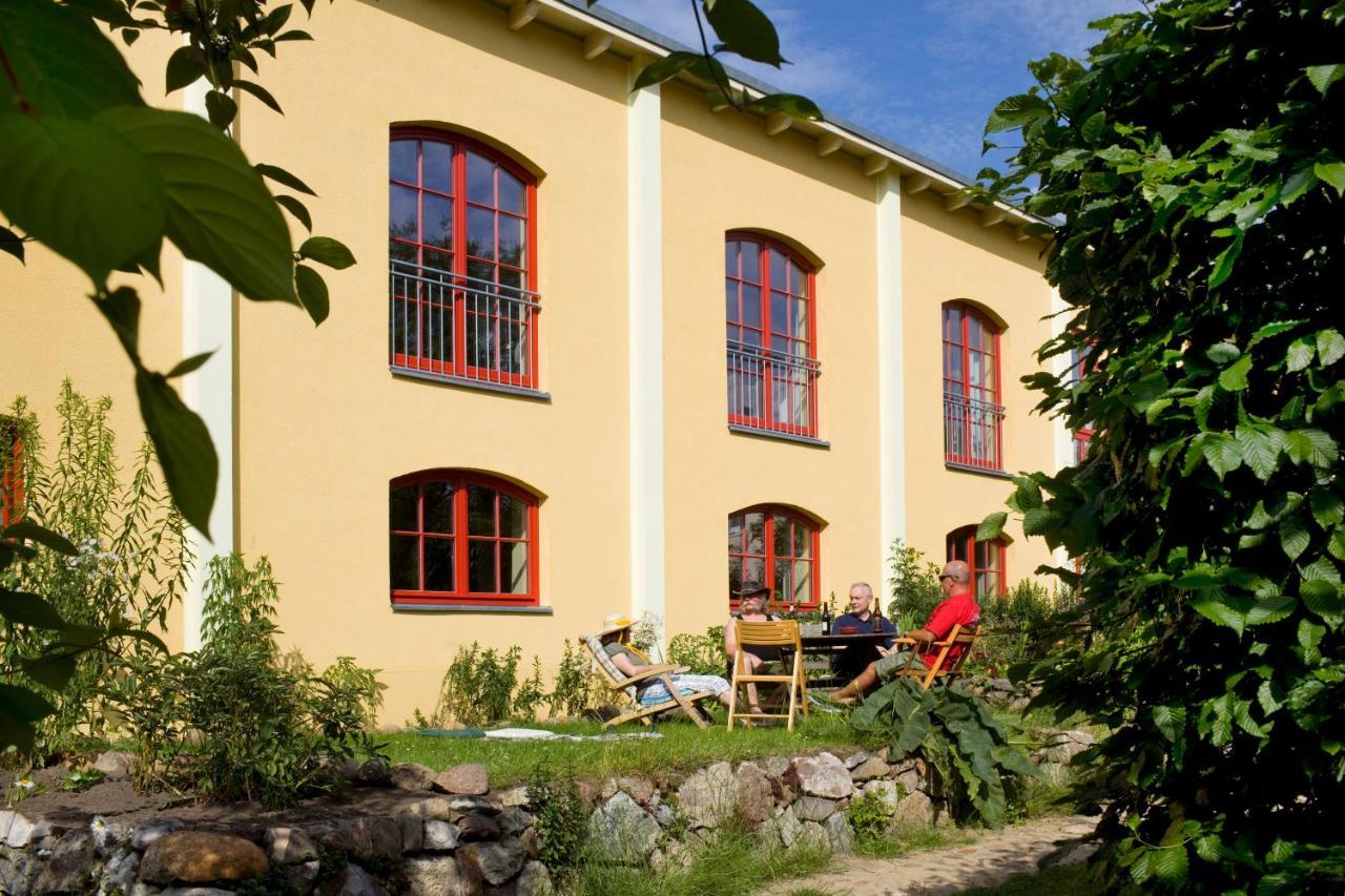 Aparthotel Kulturgasthof Alte Reederei Fürstenberg-Havel Exterior foto